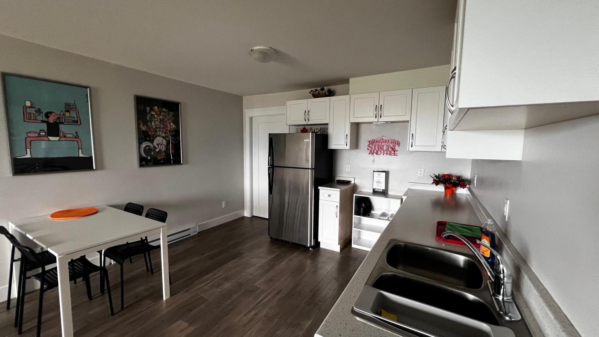 Kelowna New Lake View 2Bedrooms Close Big White エクステリア 写真